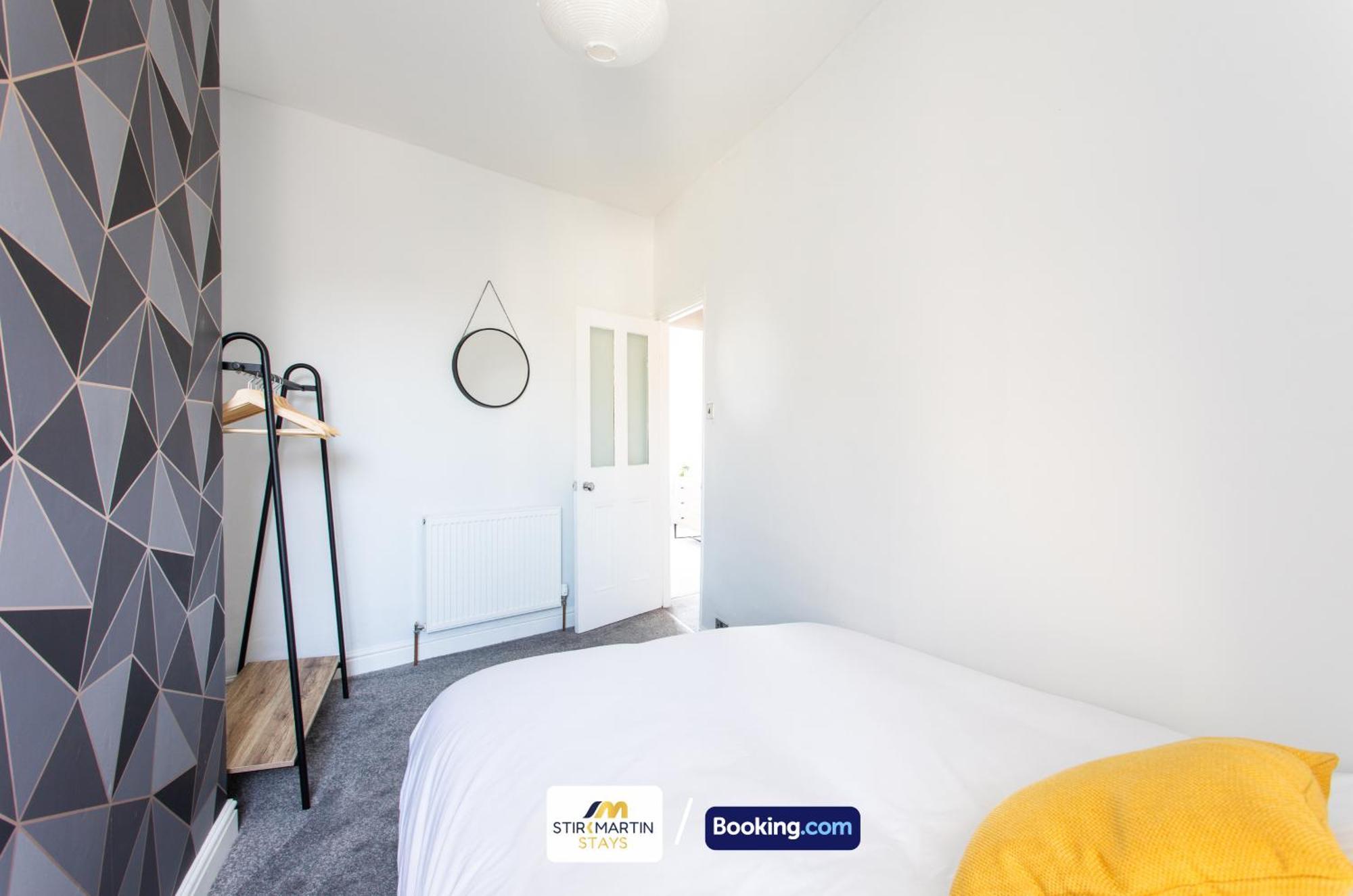 Comfy 3Bed House By Stirkmartin Stays Short Lets & Serviced Accommodation Cardiff With Free Parking & 8Mins To City Centre 외부 사진