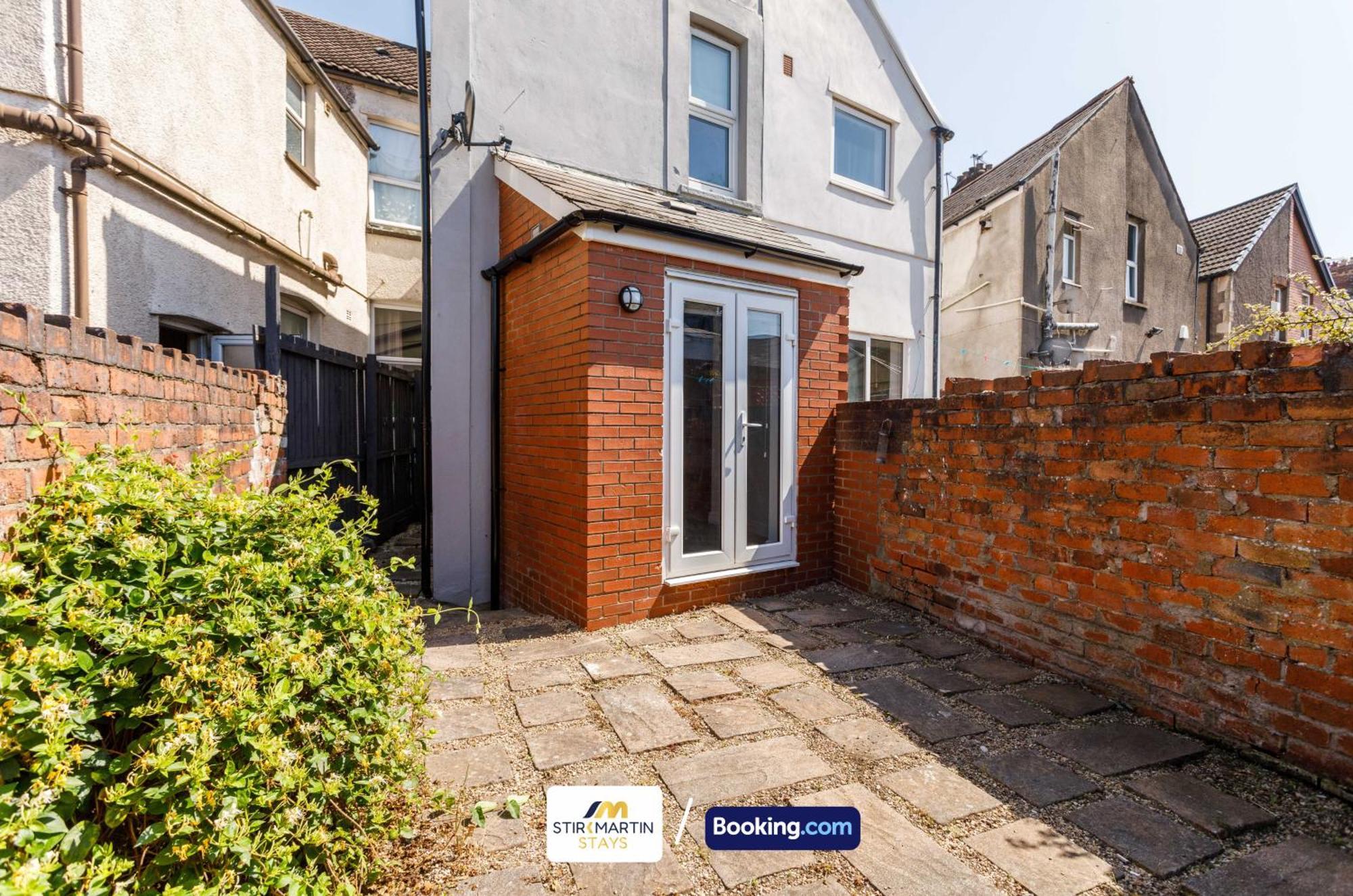 Comfy 3Bed House By Stirkmartin Stays Short Lets & Serviced Accommodation Cardiff With Free Parking & 8Mins To City Centre 외부 사진