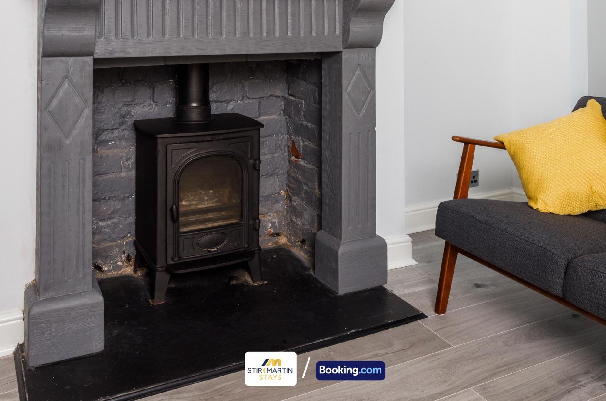 Comfy 3Bed House By Stirkmartin Stays Short Lets & Serviced Accommodation Cardiff With Free Parking & 8Mins To City Centre 외부 사진