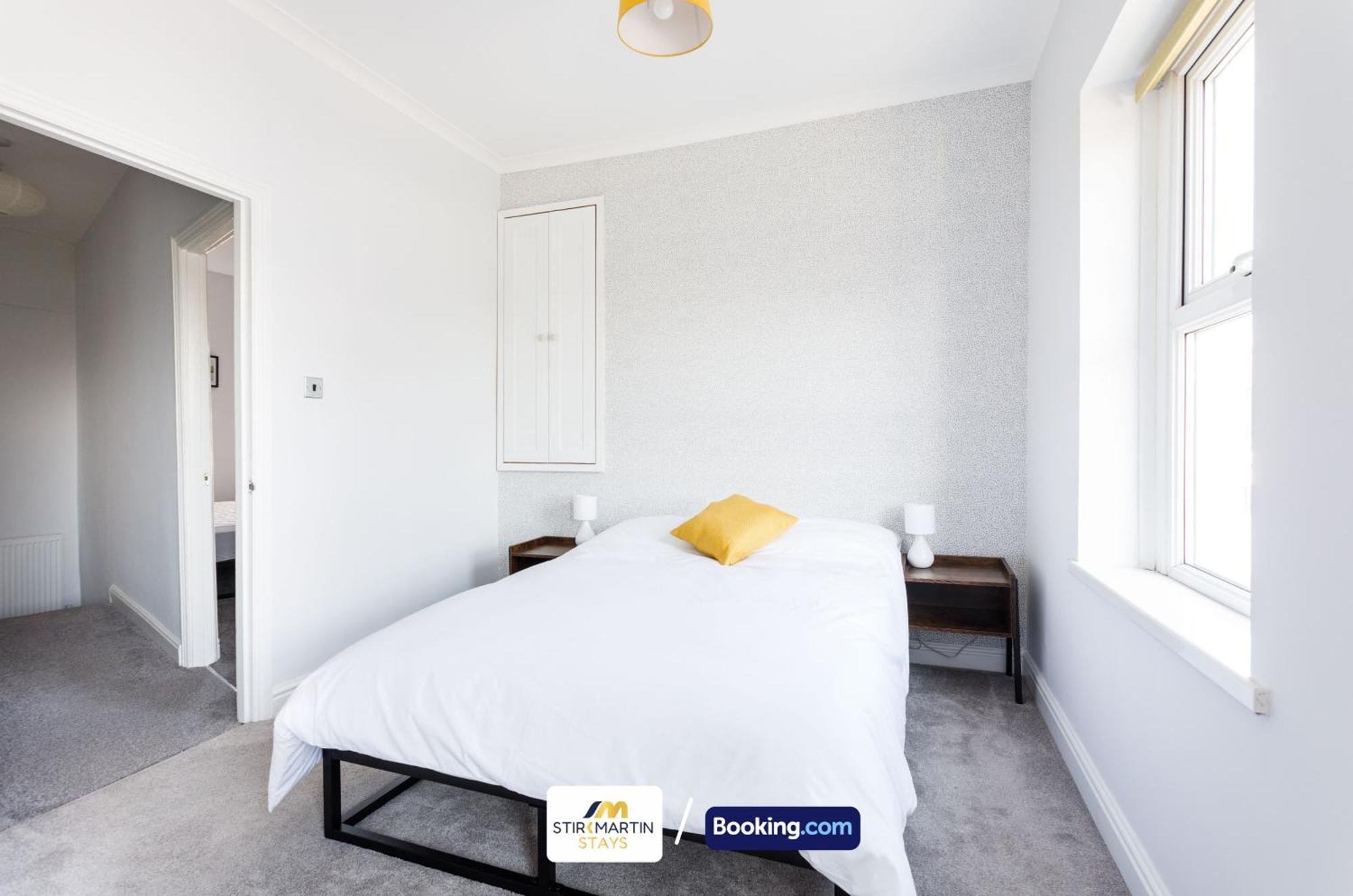 Comfy 3Bed House By Stirkmartin Stays Short Lets & Serviced Accommodation Cardiff With Free Parking & 8Mins To City Centre 외부 사진