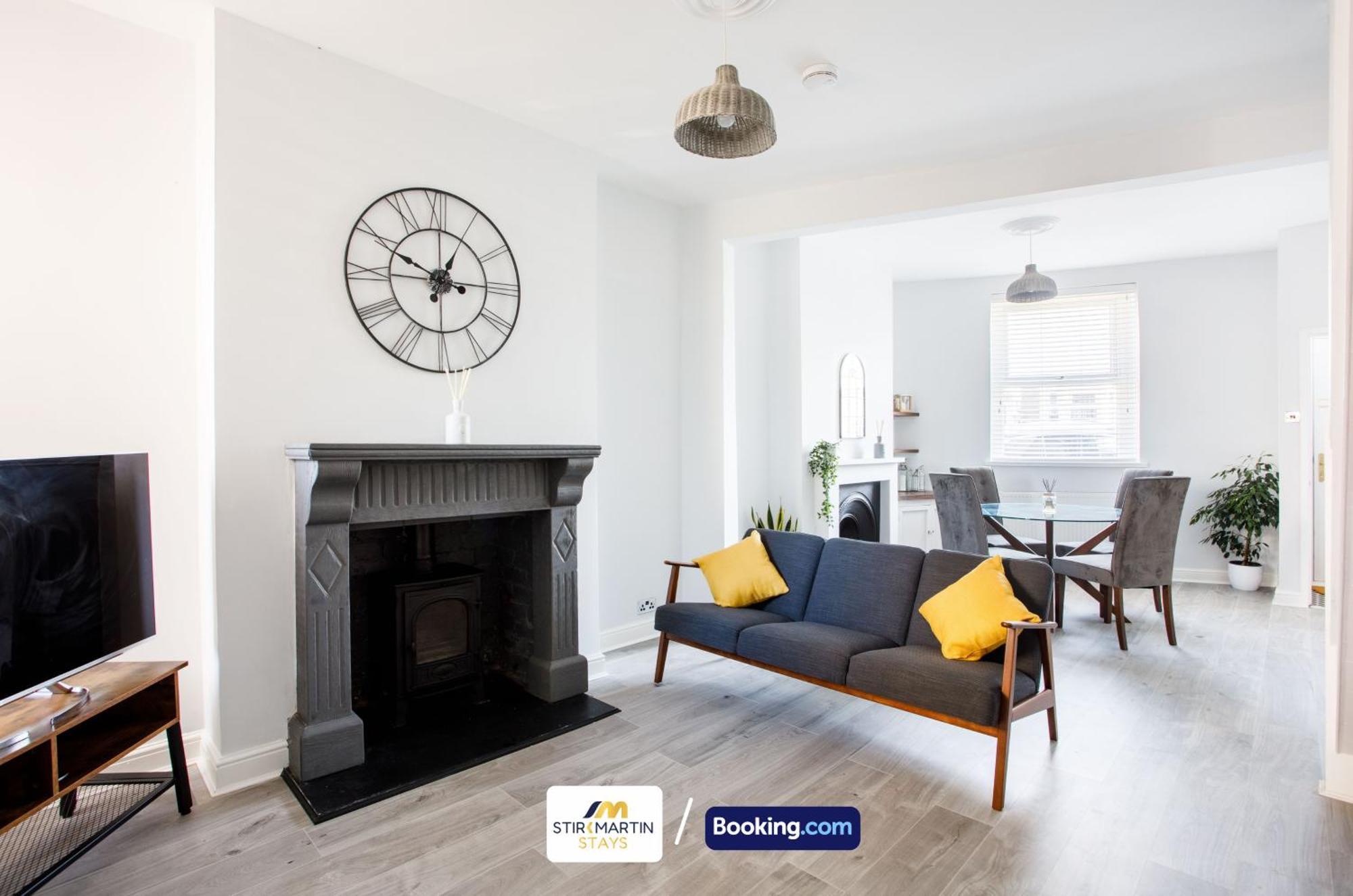 Comfy 3Bed House By Stirkmartin Stays Short Lets & Serviced Accommodation Cardiff With Free Parking & 8Mins To City Centre 외부 사진